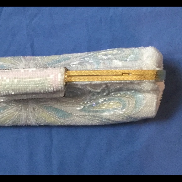 Vintage LaRegale beaded bag with strap - Picture 3 of 8